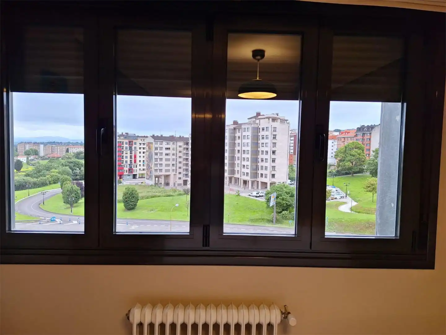 Schlafzimmer von Wohnung zur Miete in Oviedo  mit Heizung, Privatgarten und Parkett