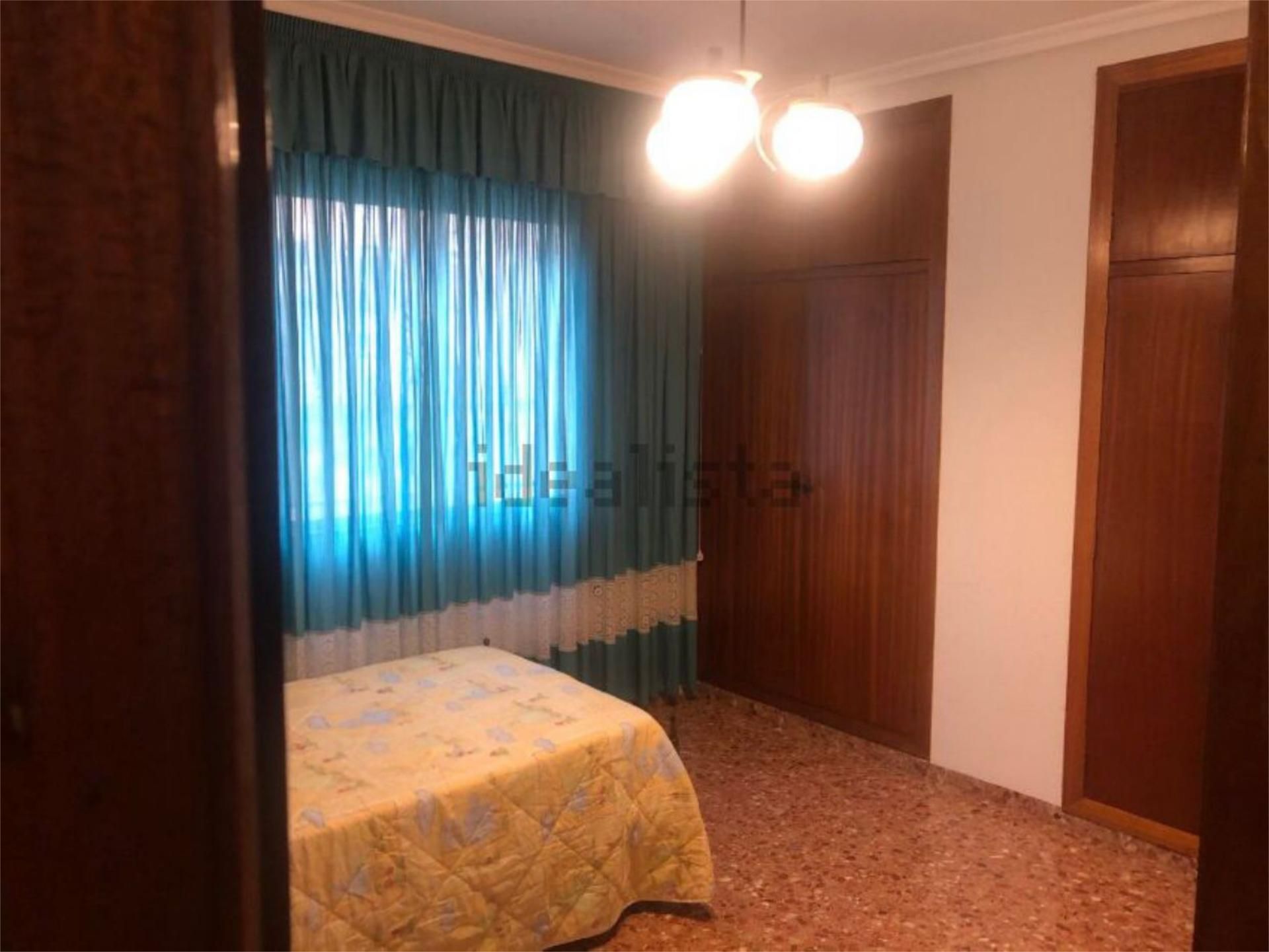 Dormitori de Pis per a compartir en Castellón de la Plana / Castelló de la Plana amb Jardí privat, Terrassa i Moblat