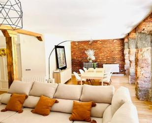 Sala d'estar de Loft de lloguer en León Capital  amb Calefacció, Parquet i Terrassa