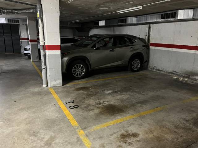 Garaje en Alquiler en Carrer de Ramon Casas, 13 en Parc Central