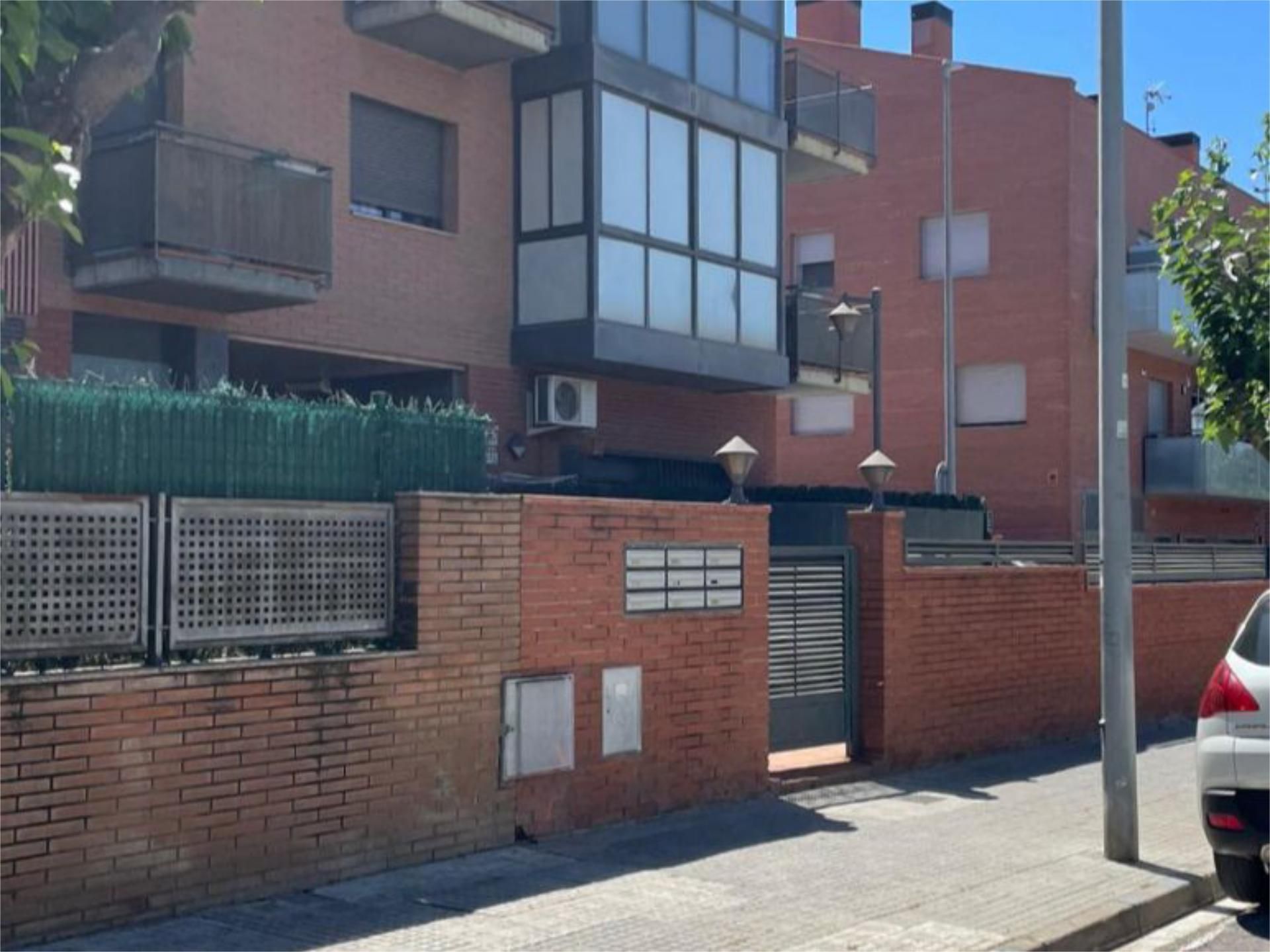 Exterior view of Duplex for sale in Les Franqueses del Vallès  with Air Conditioner, Terrace and Balcony