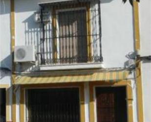 Vista exterior de Casa o xalet en venda en La Luisiana amb Terrassa i Traster