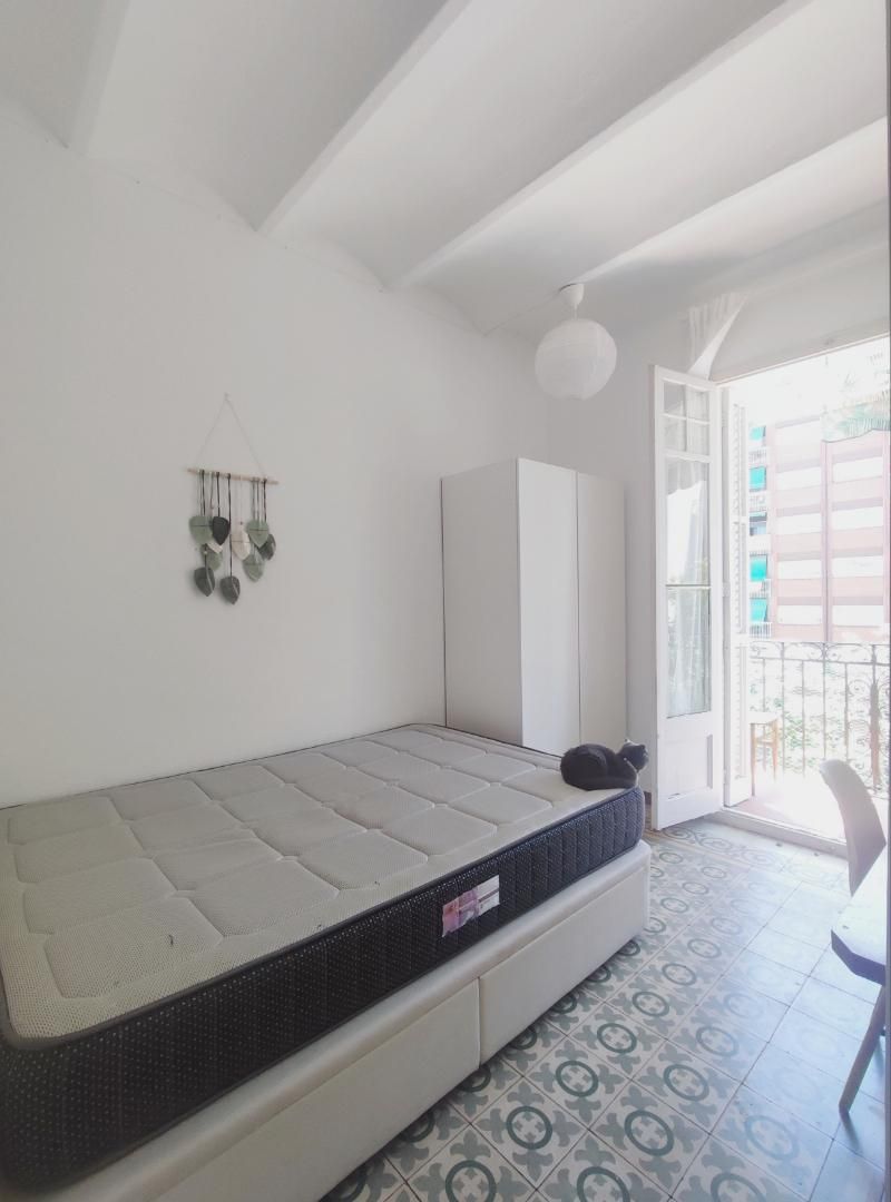 Flat to share in Rambla de Badal, 160, Sants