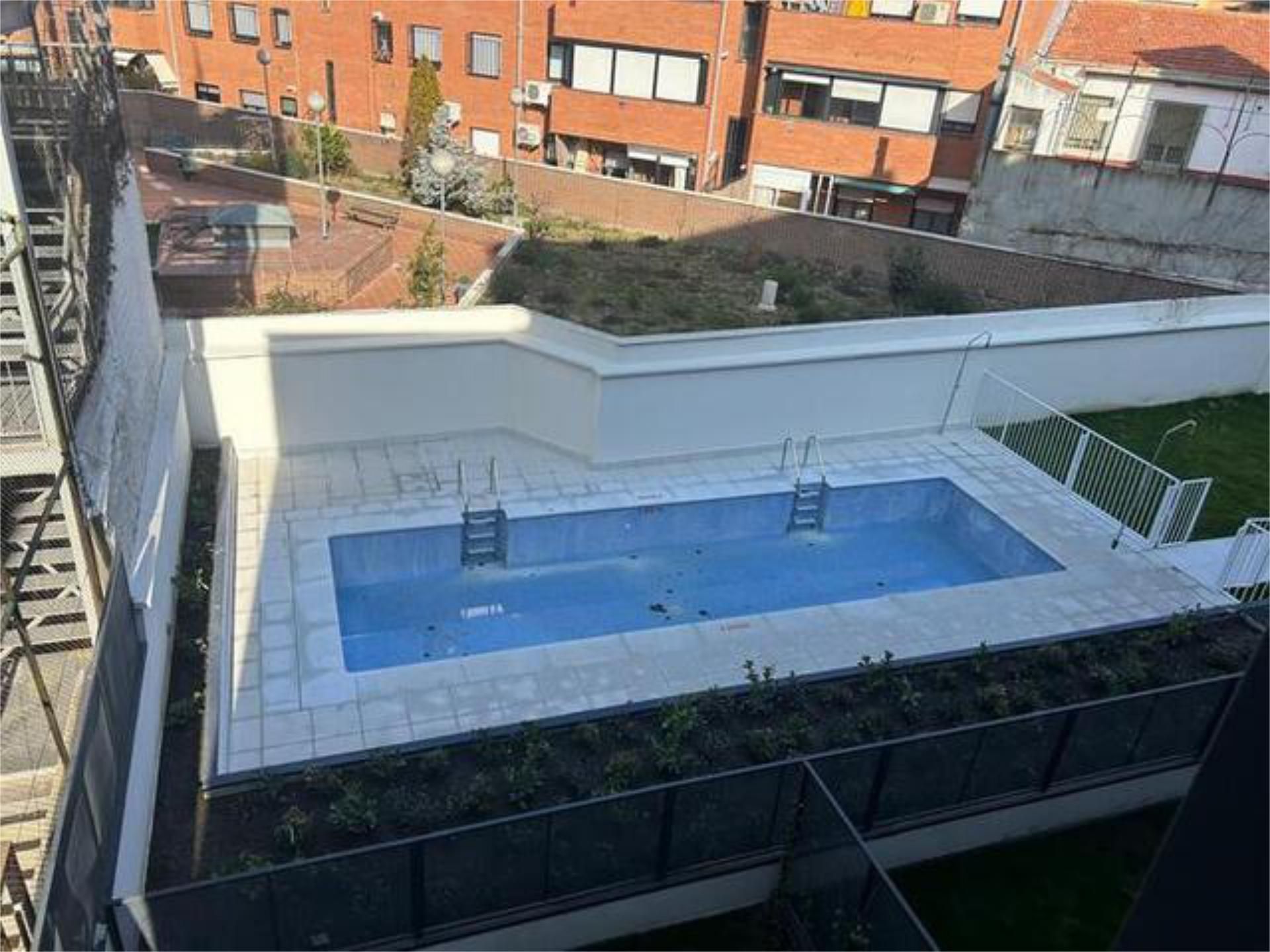 Piscina de Pis de lloguer en  Madrid Capital amb Calefacció, Traster i Piscina