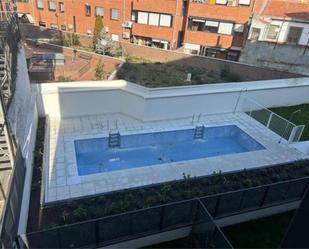 Piscina de Pis de lloguer en  Madrid Capital amb Calefacció, Traster i Piscina