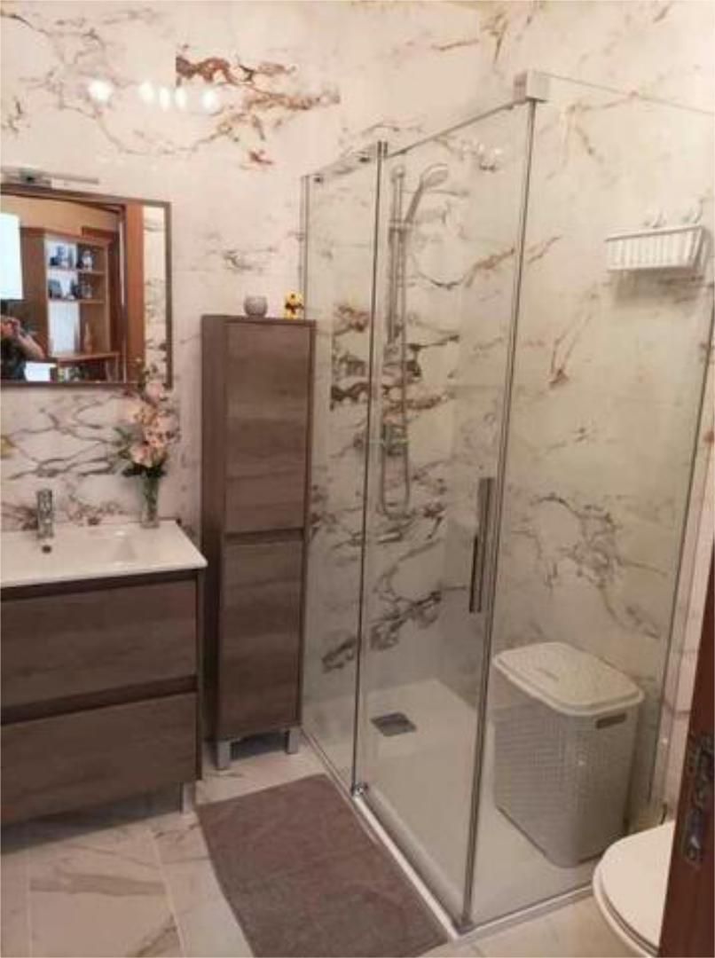 Bathroom of Flat to rent in Linares  with Private garden, Storage room and Furnished