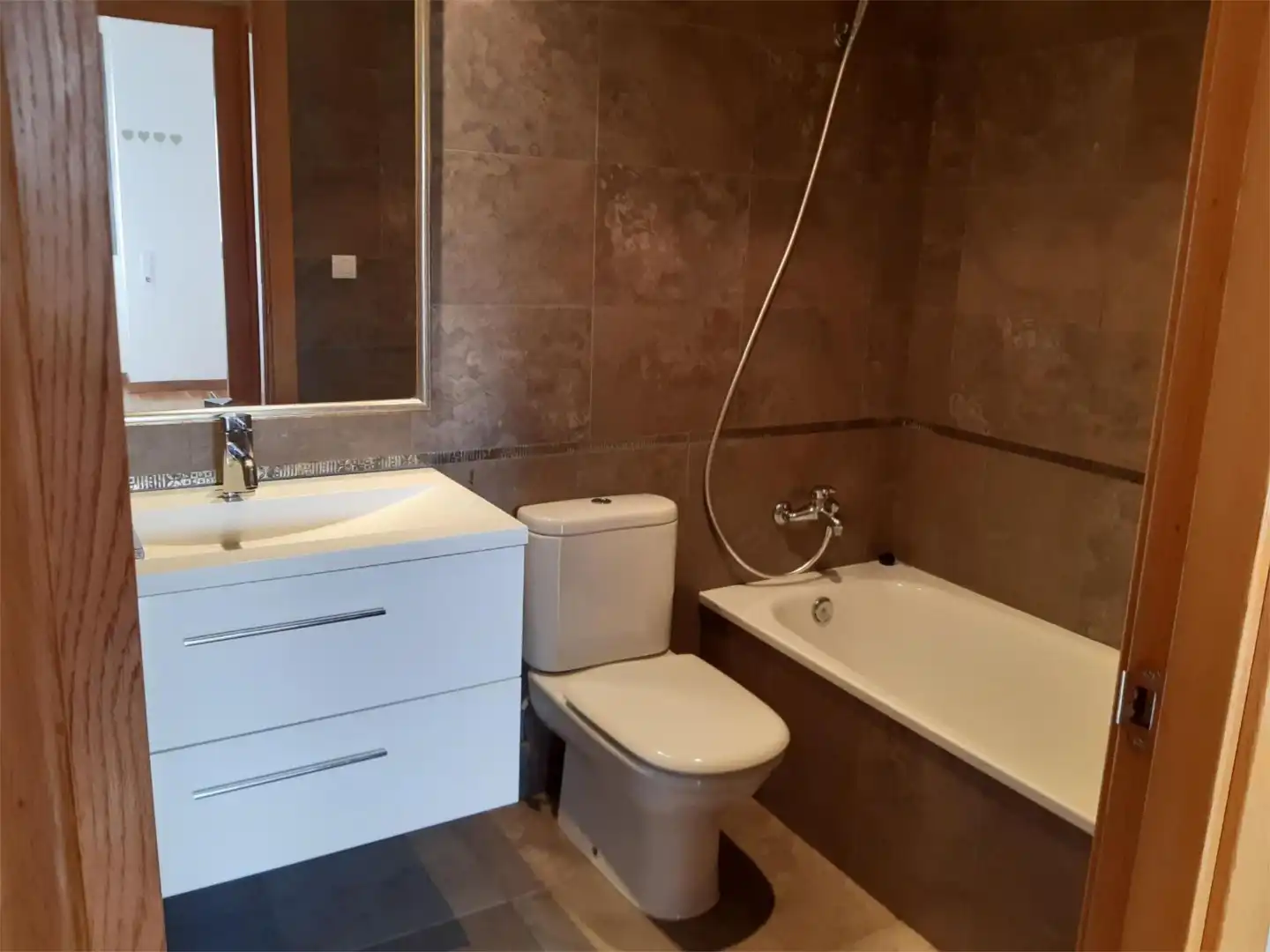 Flat for sale in Avinguda Dels Països Catalans, 33, Balaguer Bathroom of Flat for sale in Balaguer with Terrace