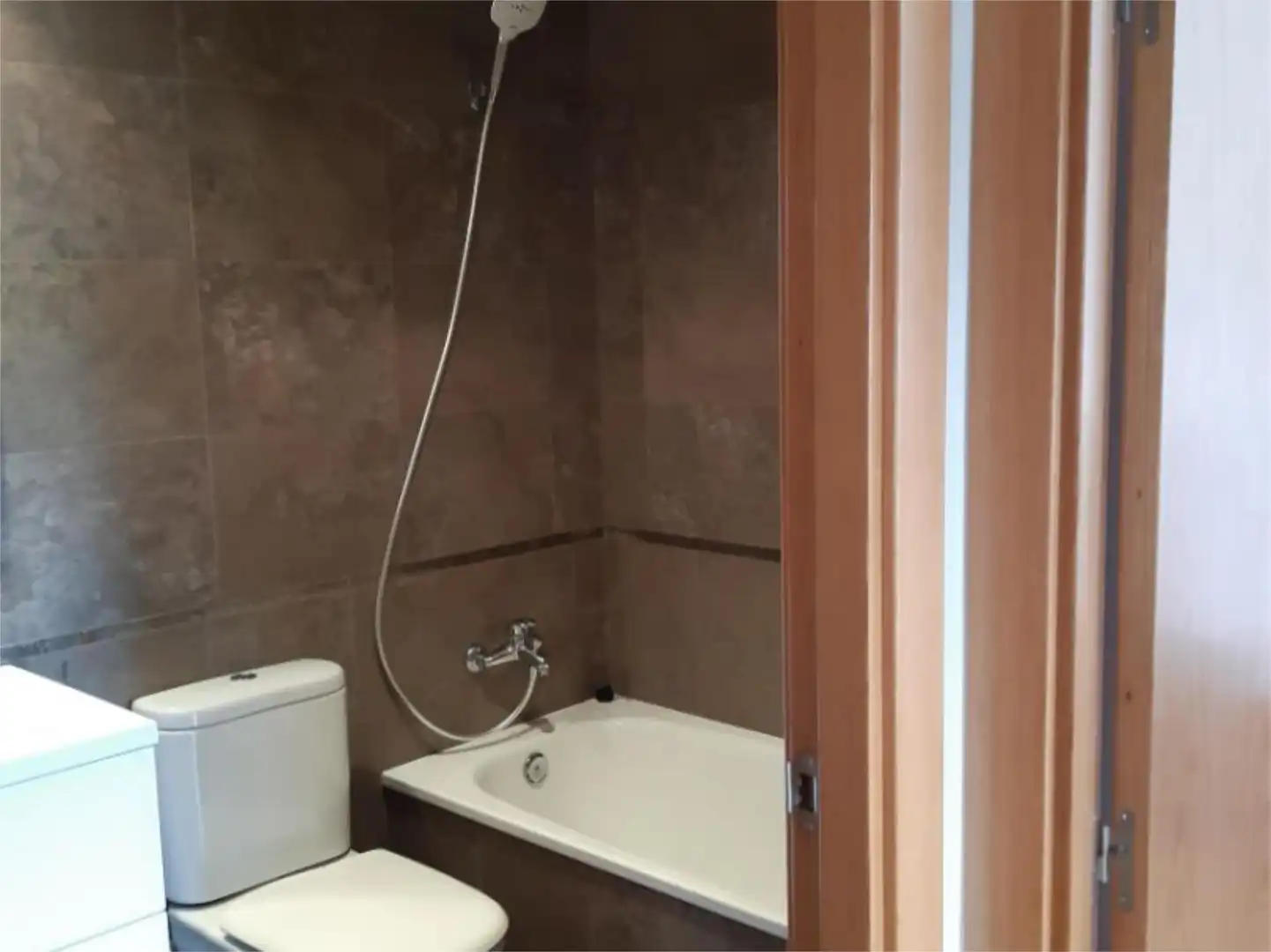 Flat for sale in Avinguda Dels Països Catalans, 33, Balaguer Bathroom of Flat for sale in Balaguer with Terrace