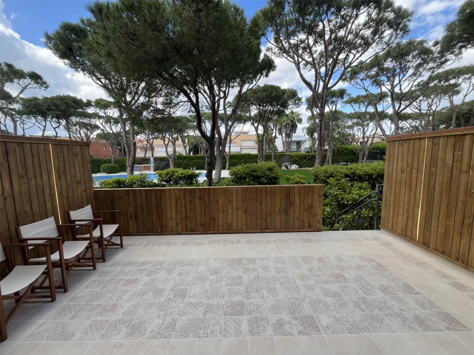 Terrace of Single-family semi-detached to rent in Gavà