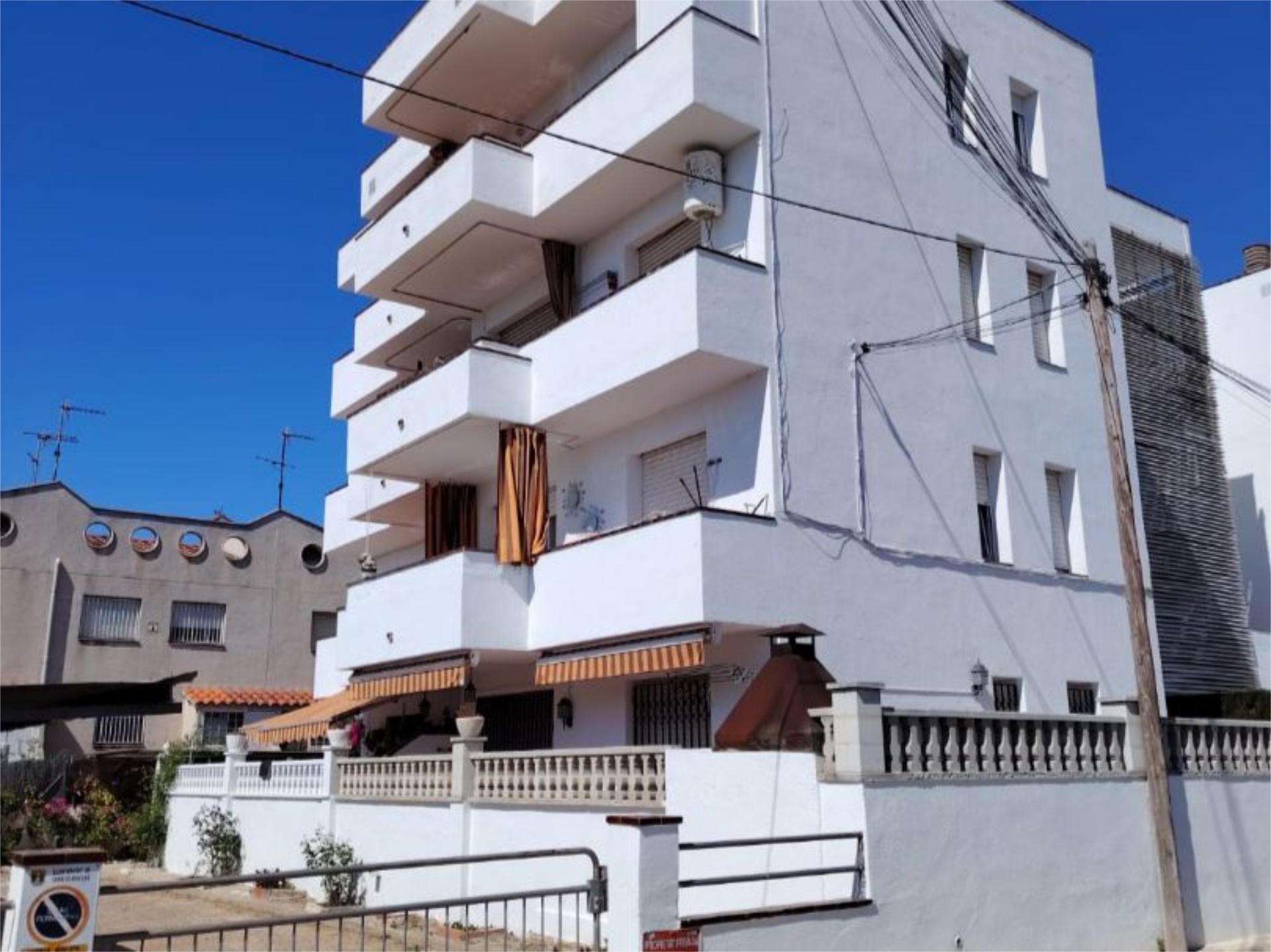 Vista exterior de Pis en venda en Torredembarra amb Terrassa, Moblat i Aparcament comunitari