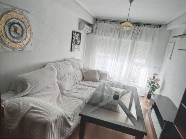 Piso en Alquiler en Calle San Andrés, 3 en Ctra. Circunvalación - La Magdalena