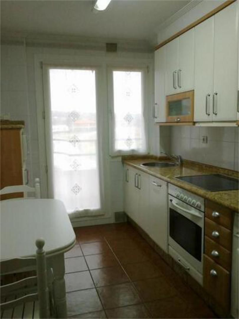 Kitchen of Flat to rent in Oviedo   with Heating, Private garden and Terrace