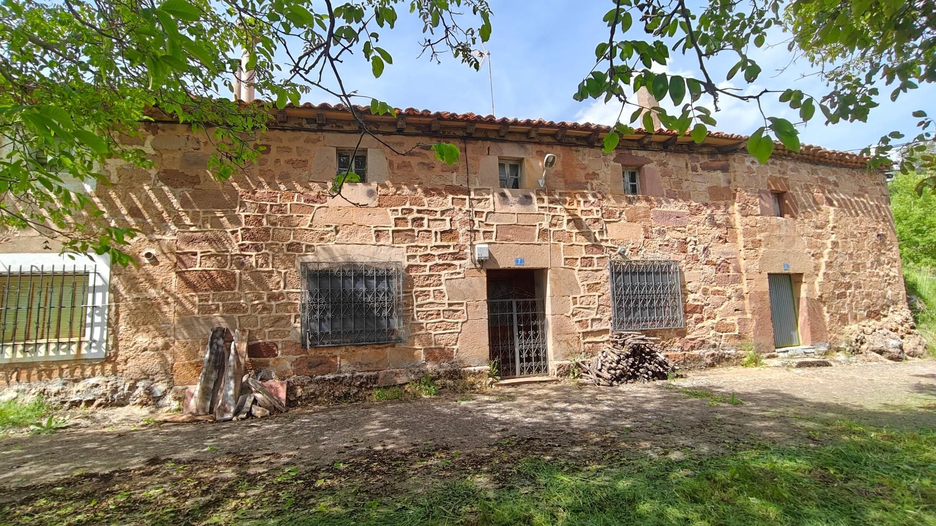 Exterior view of Country house for sale in San Millán de Lara