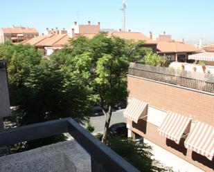 Vista exterior de Pis de lloguer en  Granada Capital amb Aire condicionat, Calefacció i Jardí privat
