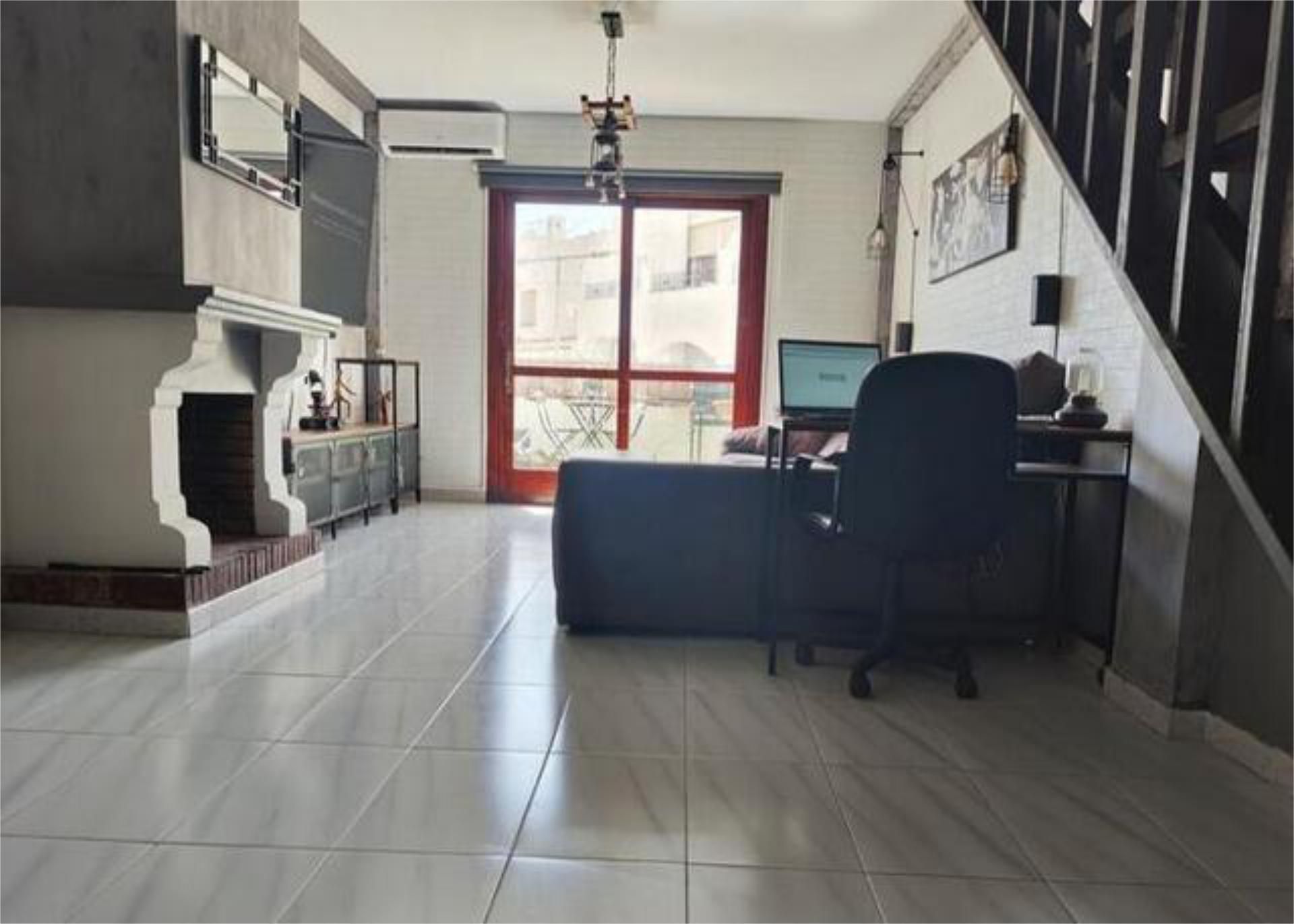 Sala d'estar de Pis de lloguer en Roquetas de Mar amb Calefacció, Terrassa i Moblat