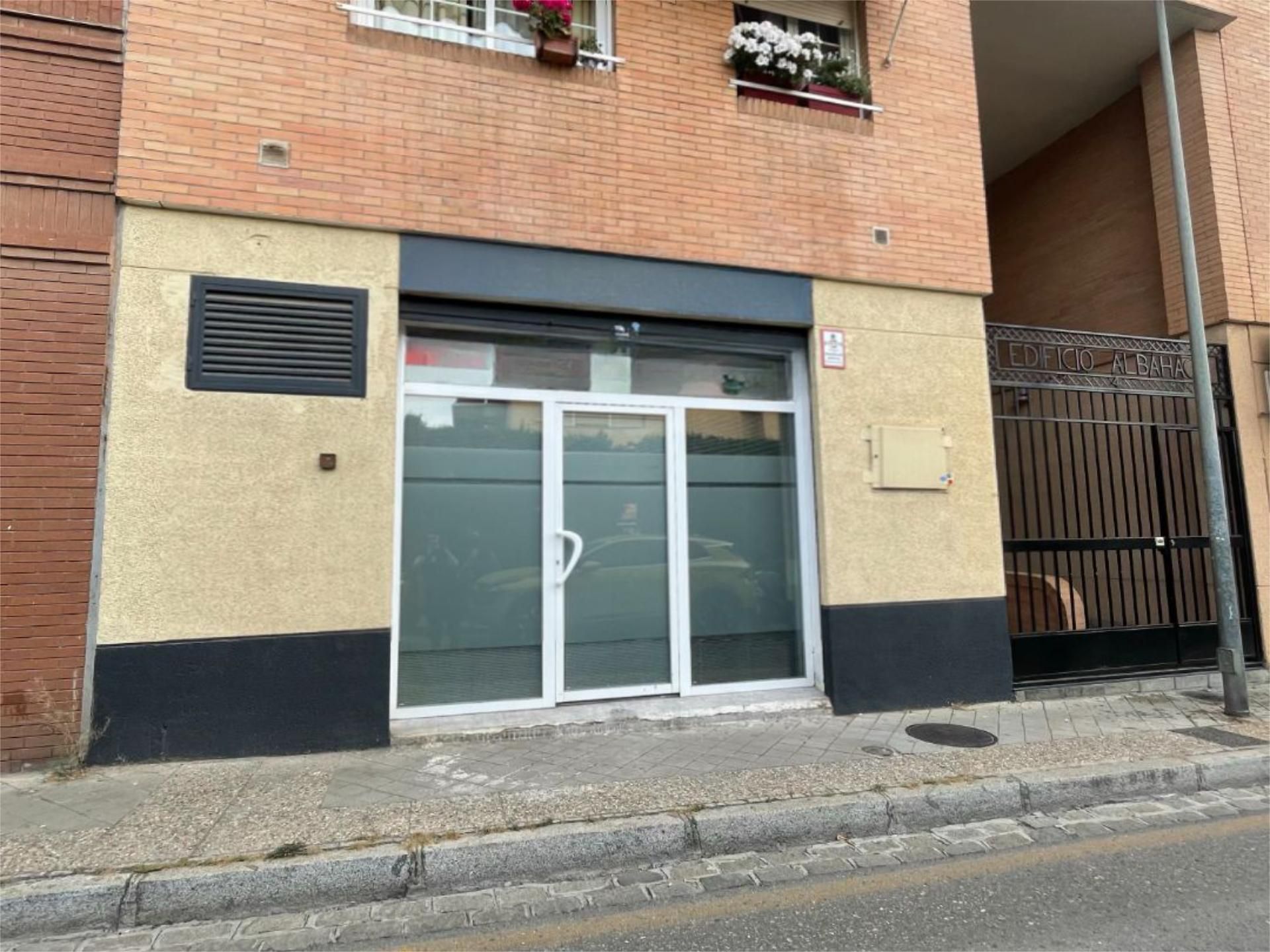 Premises for sale in  Granada Capital