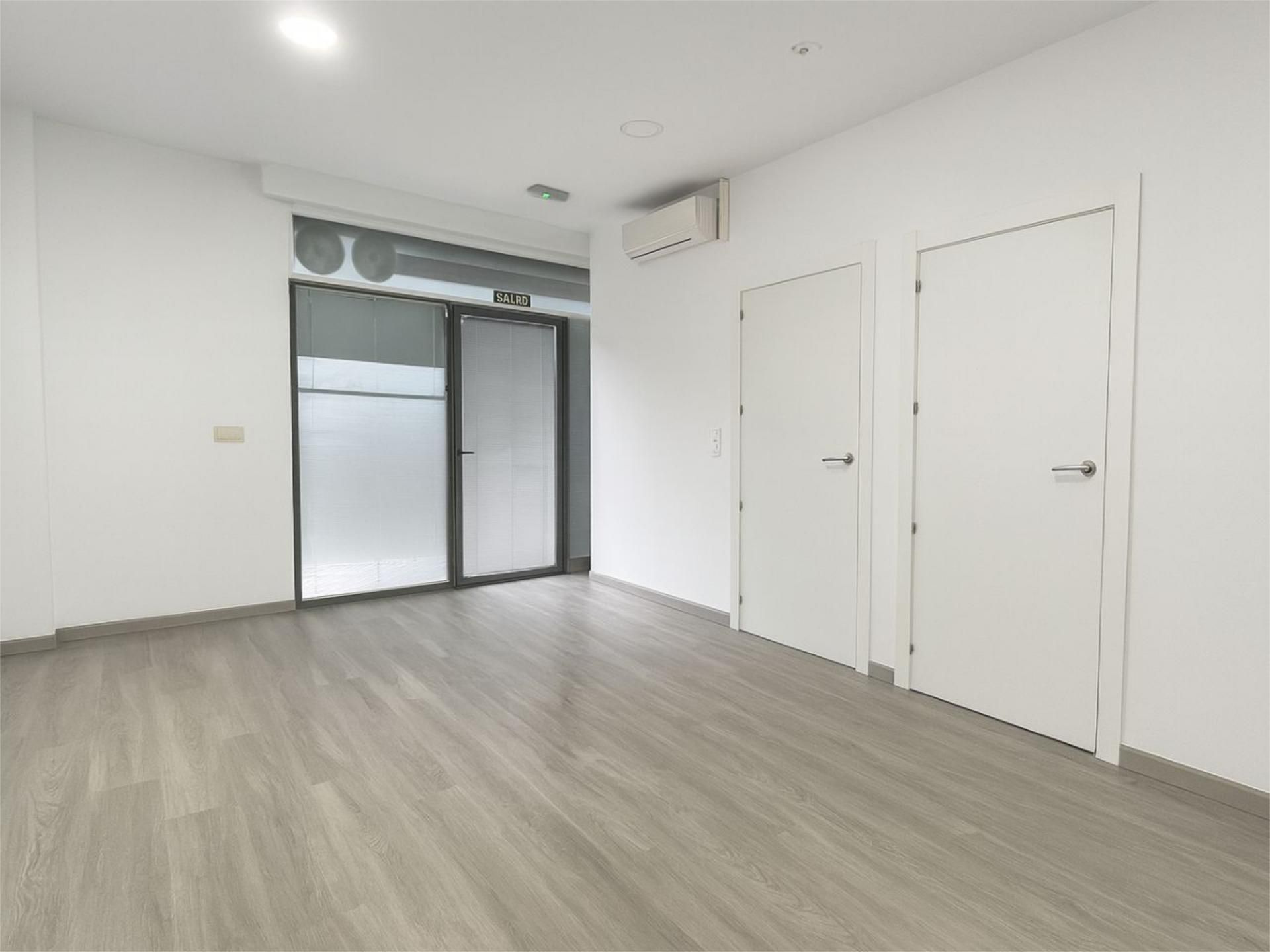 Local en venda en  Granada Capital