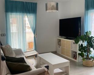 Sala d'estar de Pis en venda en  Madrid Capital amb Aire condicionat i Terrassa