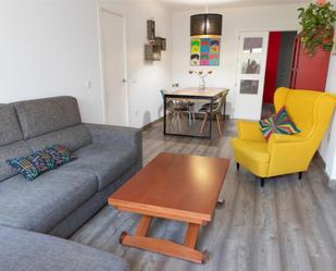 Sala d'estar de Pis en venda en  Sevilla Capital amb Aire condicionat i Balcó