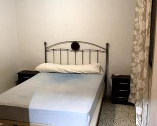 Dormitori de Pis per a compartir en  Sevilla Capital amb Aire condicionat, Parquet i Moblat