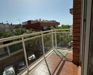Vista exterior de Pis en venda en Reus amb Aire condicionat i Balcó