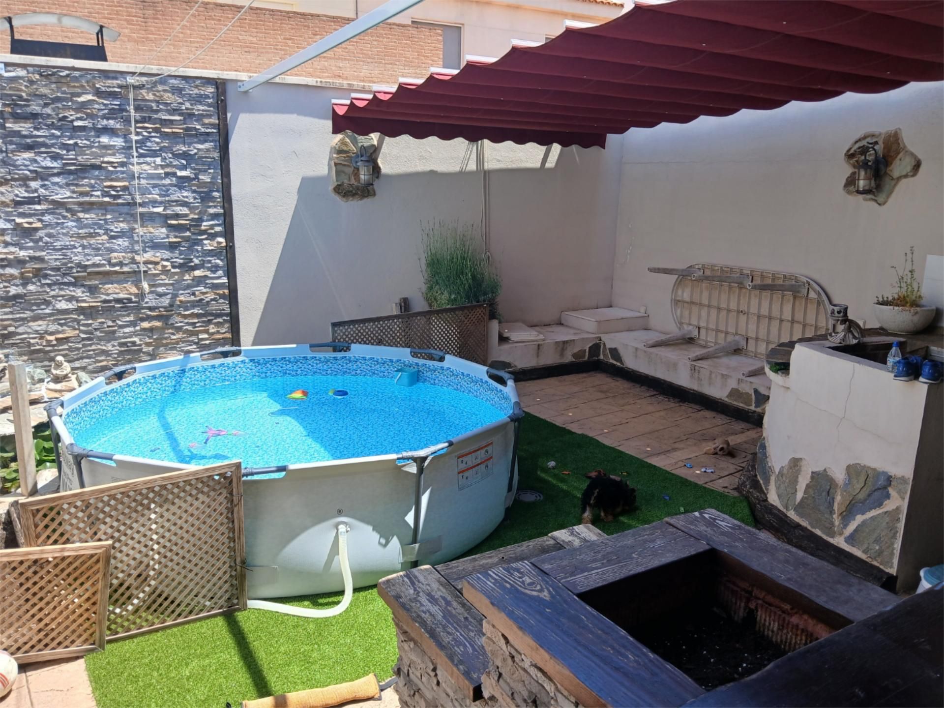 Piscina de Casa adosada en venda en Daimiel amb Calefacció, Jardí privat i Parquet