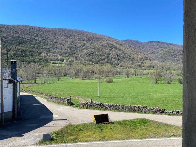 Casa adosada en Venta en Calle Real, 10 en Murias de Paredes