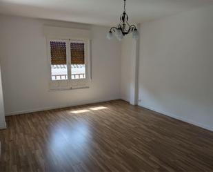 Living room of Flat to rent in La Puebla de Montalbán  with Heating, Terrace and Community parking
