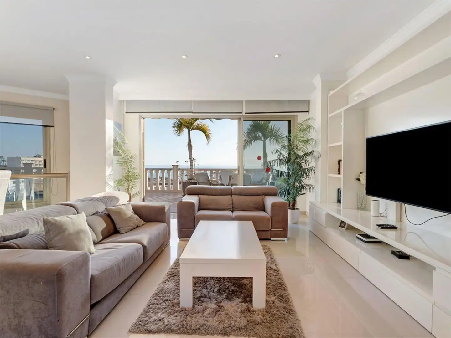 Sala d'estar de Casa o xalet de lloguer en Santiago del Teide amb Aire condicionat, Jardí privat i Terrassa