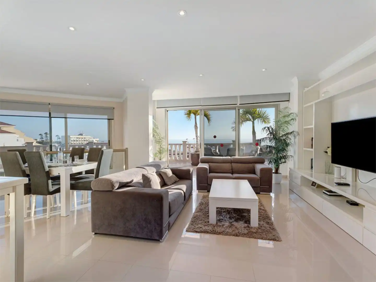 Sala d'estar de Casa o xalet de lloguer en Santiago del Teide amb Aire condicionat, Jardí privat i Terrassa
