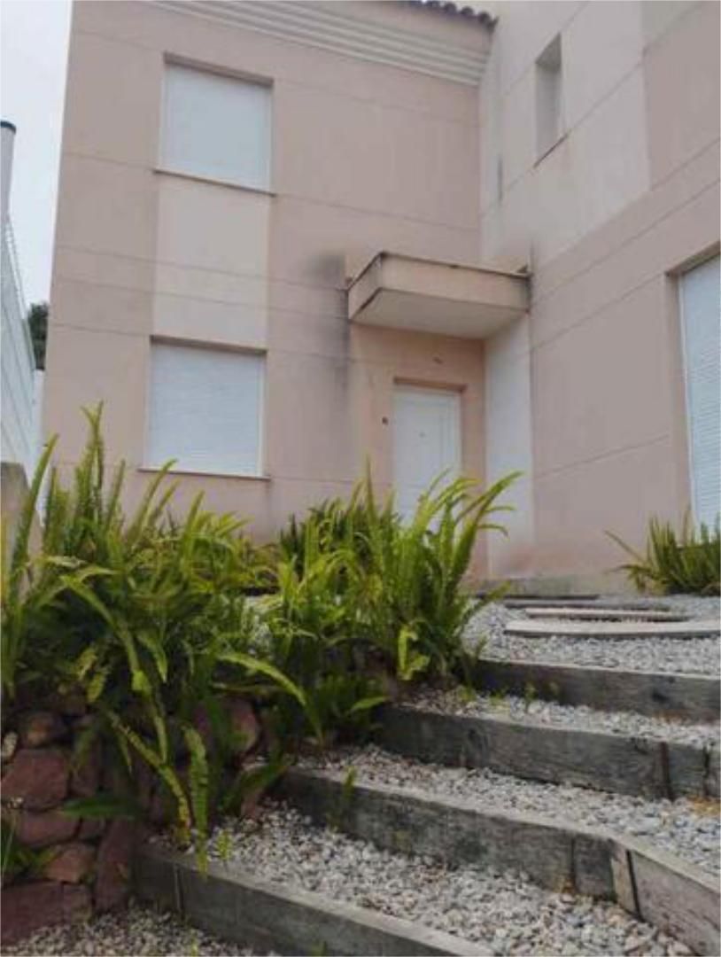 Exterior view of Single-family semi-detached to rent in Serra  with Terrace