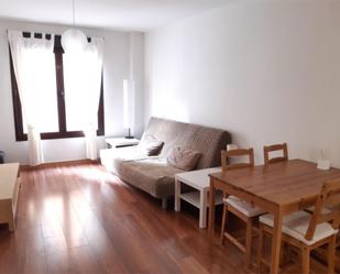 Living room of Flat to rent in  Zaragoza Capital  with Heating, Parquet flooring and Furnished