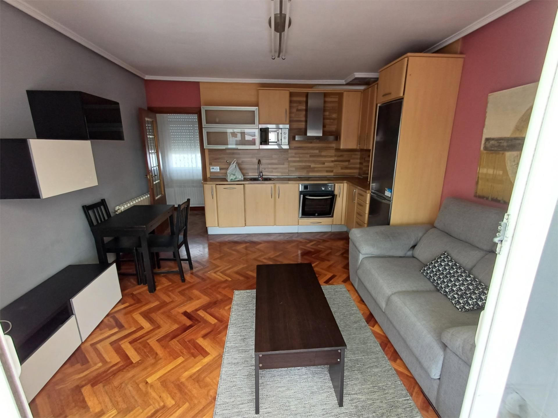 Wohnzimmer von Dachboden zum verkauf in Miranda de Ebro mit Heizung, Parkett und Terrasse