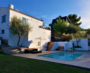 Piscina de Casa o xalet de lloguer en Sant Pere de Ribes amb Aire condicionat, Calefacció i Jardí privat