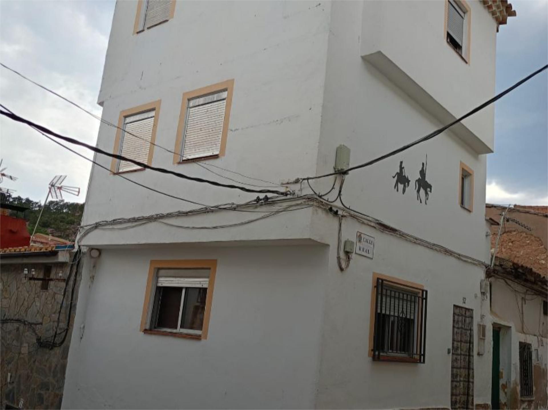 Vista exterior de Casa adosada en venda en Villar del Humo amb Moblat