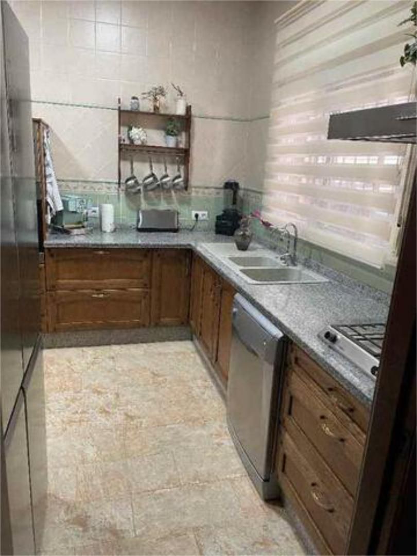 Cuina de Casa adosada en venda en Iznájar amb Piscina