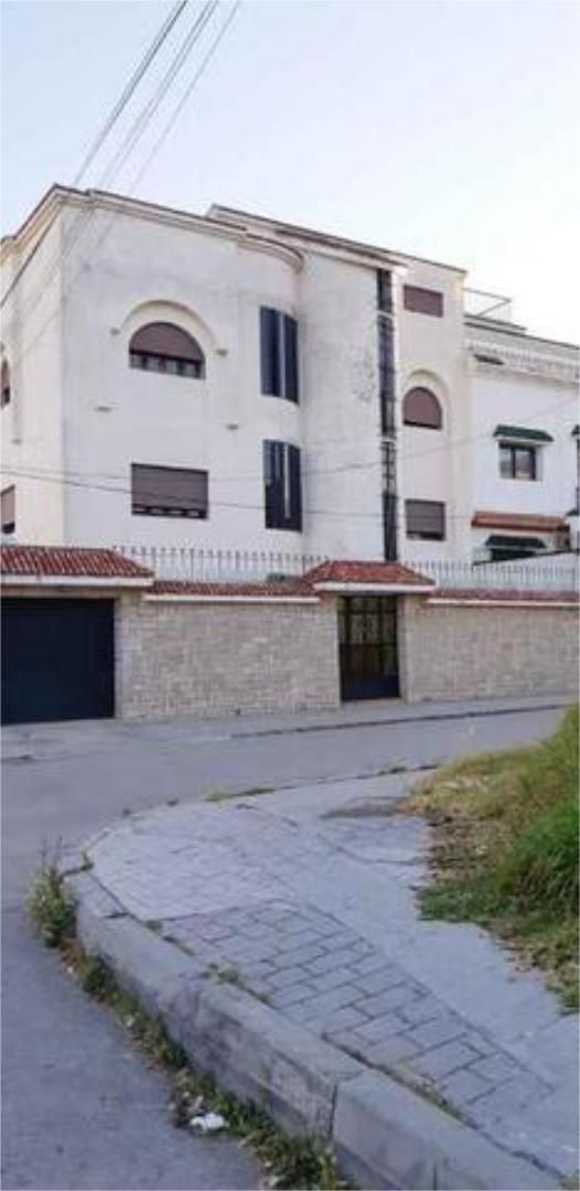 Vista exterior de Casa o xalet en venda en  Madrid Capital amb Terrassa i Moblat