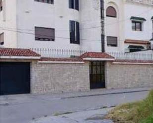 Exterior view of House or chalet for sale in  Madrid Capital  with Terrace and Furnished