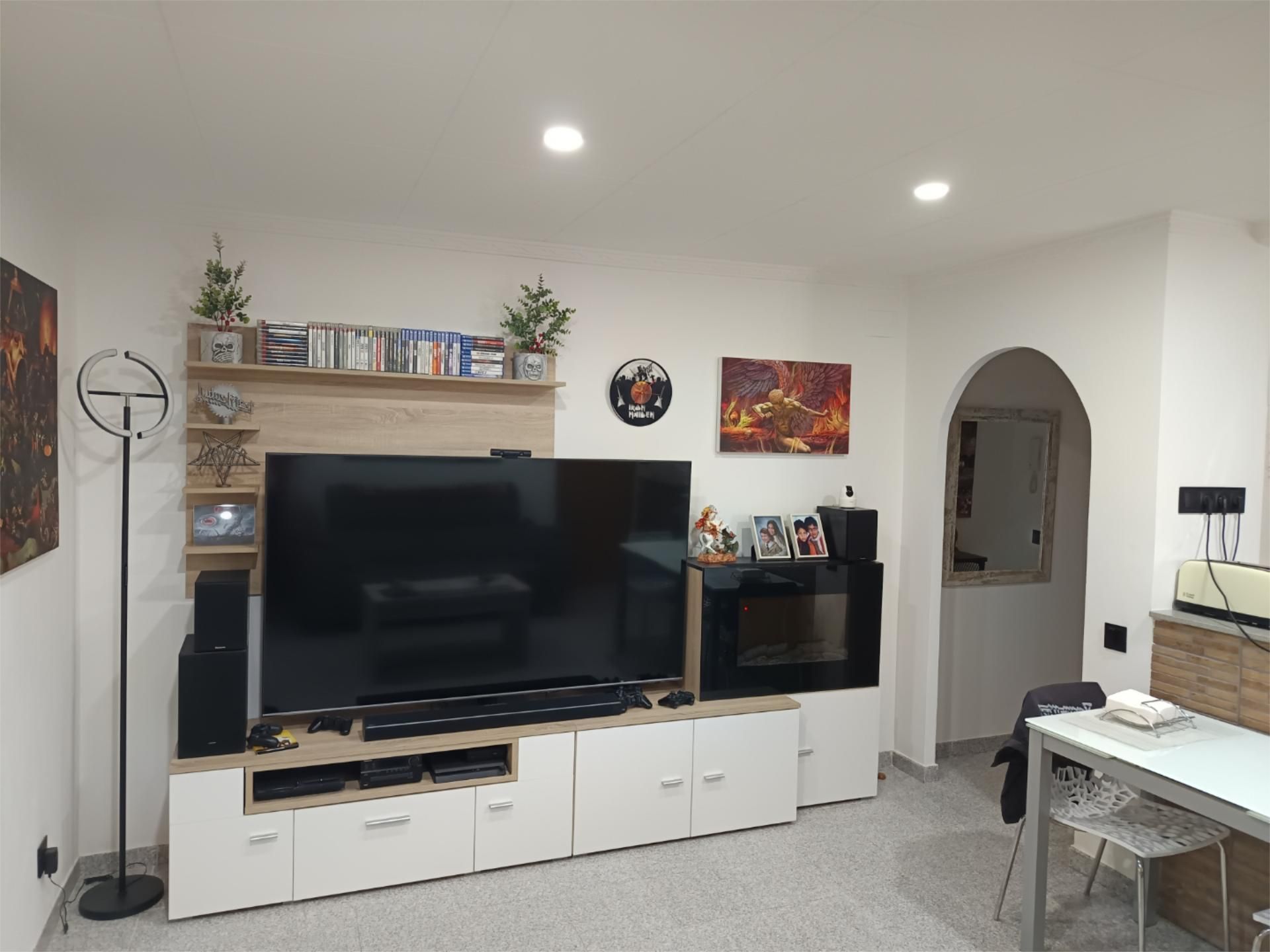Living room of Flat for sale in Sant Boi de Llobregat  with Air Conditioner, Terrace and Balcony