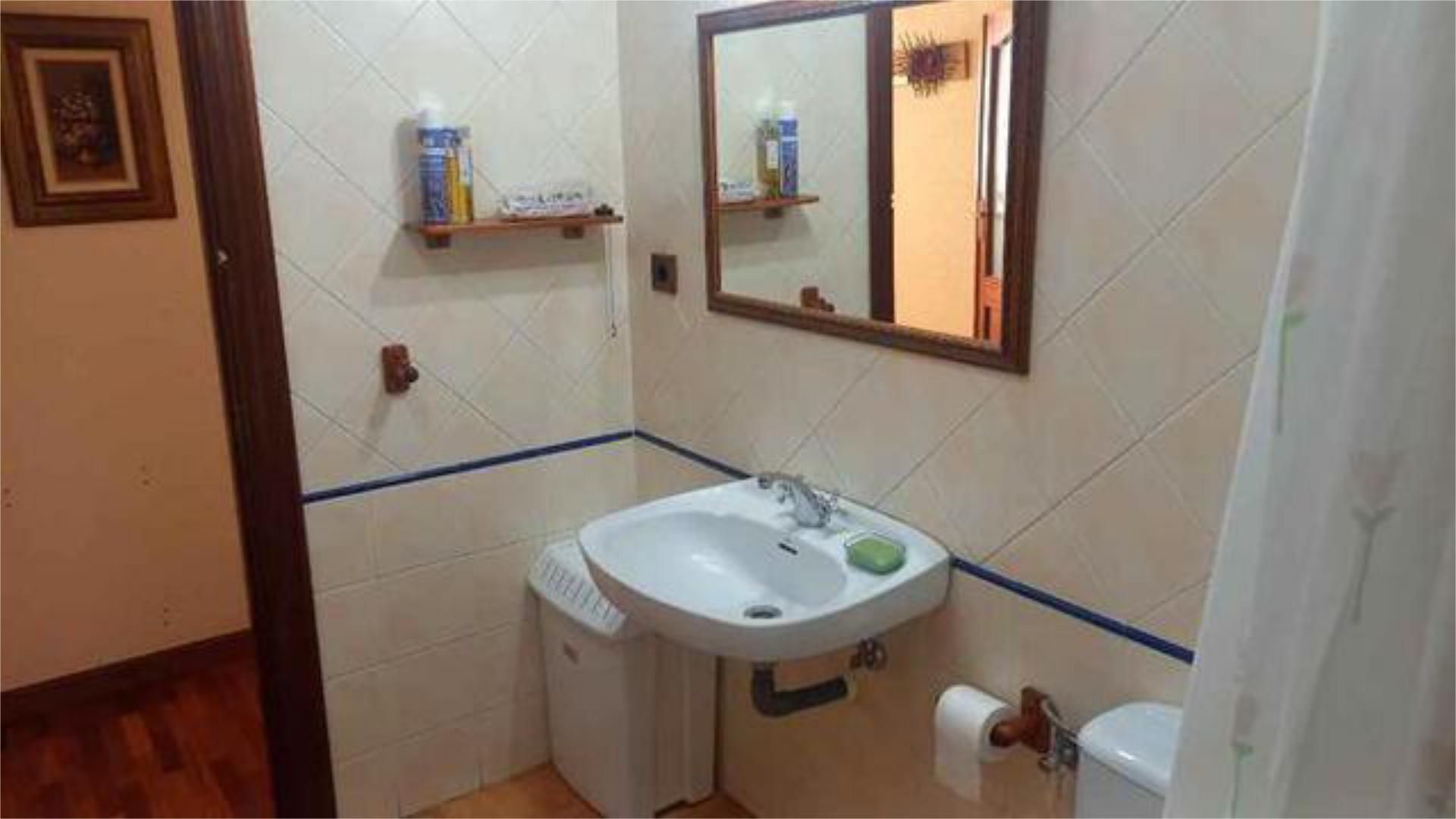 Bany de Pis en venda en Torrelavega  amb Terrassa