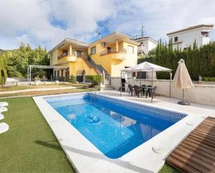 Piscina de Casa o xalet en venda en Huétor de Santillán amb Aire condicionat, Calefacció i Jardí privat