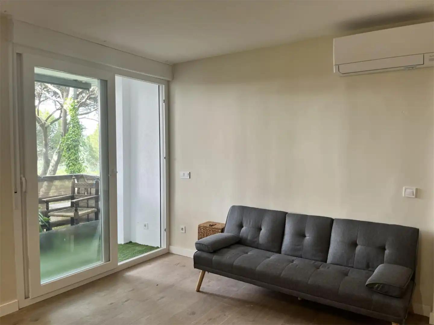 Piso de alquiler en Avenida del Galeón, 225, San Martín de Valdeiglesias Sala de estar de Piso de alquiler en San Martín de Valdeiglesias con Aire acondicionado, Calefacción y Terraza