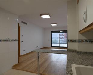 Cuina de Pis de lloguer en Paterna amb Aire condicionat, Jardí privat i Parquet