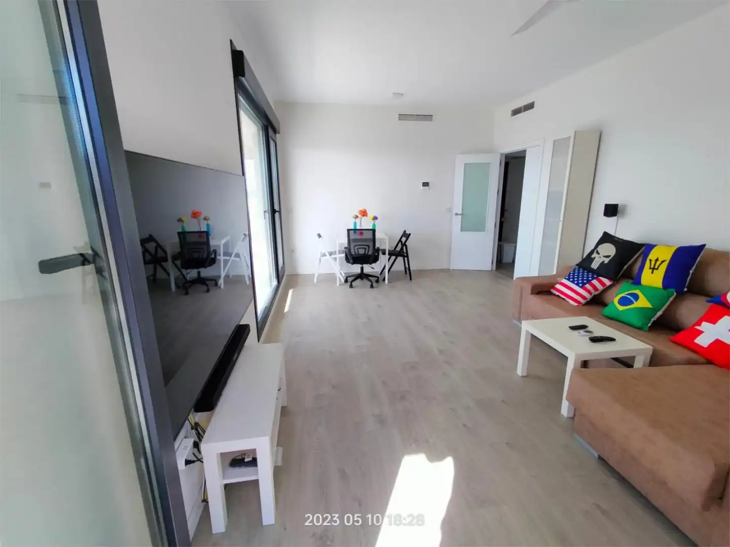 Piso en venta en Calle Carlos Benítez Saurel, 14, Entrenúcleos Sala de estar de Piso en venta en Dos Hermanas con Aire acondicionado y Terraza