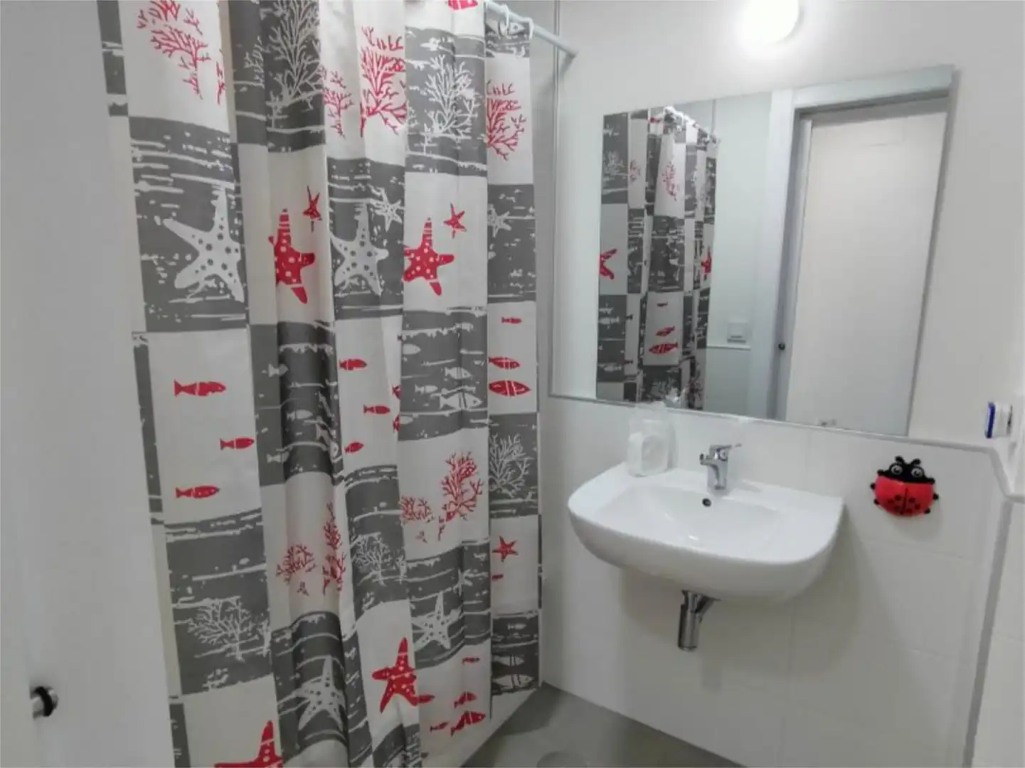 Piso en venta en Calle Carlos Benítez Saurel, 14, Entrenúcleos Baño de Piso en venta en Dos Hermanas con Aire acondicionado y Terraza