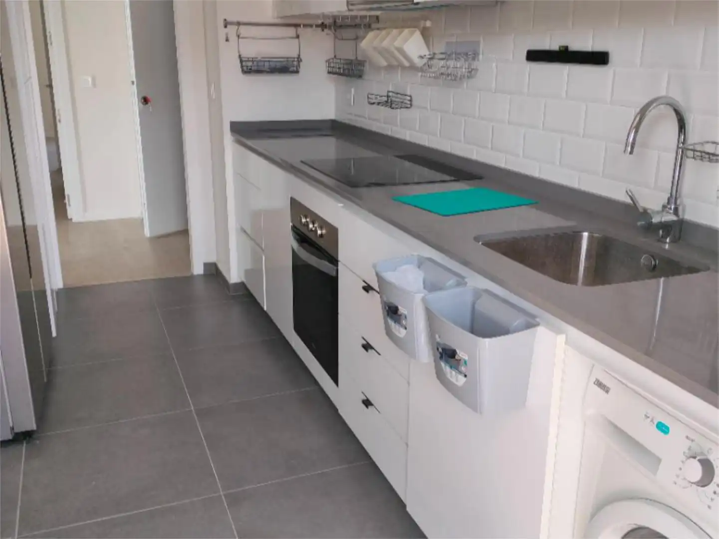 Piso en venta en Calle Carlos Benítez Saurel, 14, Entrenúcleos Cocina de Piso en venta en Dos Hermanas con Aire acondicionado y Terraza