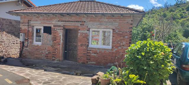 Casa adosada en Venta en Calle el Lugar, 8 en Cartes