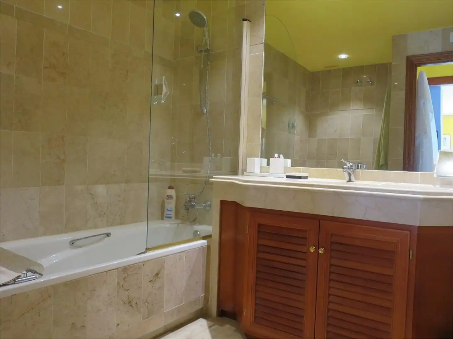 Bathroom of Flat for rent in Marbella  with Air Conditioner, Heating and Private garden