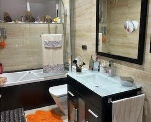 Bathroom of Flat to rent in Vigo   with Terrace