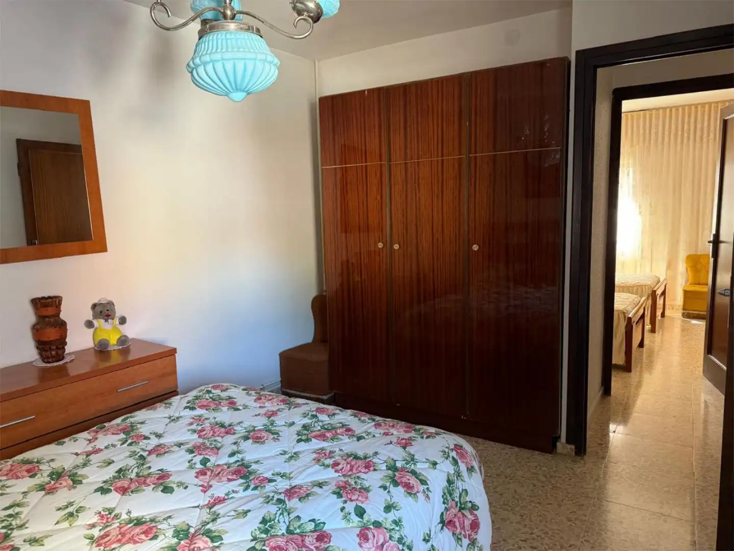 Casa adosada en venda a Calle Toledo, 28, Mondéjar Dormitori de Casa adosada en venda en Mondéjar amb Terrassa
